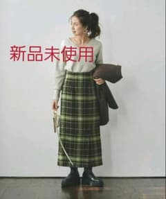 お値下げ中【新品未使用】Mila owen チェック柄サイドベンツロングスカートのサムネイル