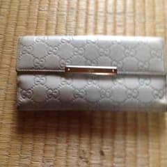 GUCCIの長財布のサムネイル