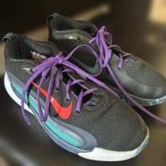 Nike バスケットボールシューズ 黒/赤/青のサムネイル