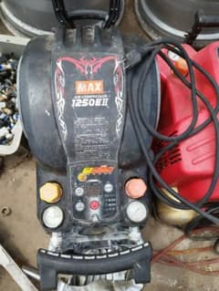 MAX 1250EII エアコンプレッサー 本体のサムネイル