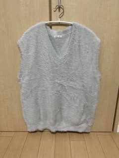 グレー Vネック ノースリーブ ニットベストのサムネイル