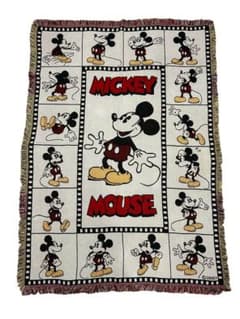ミッキーマウス 大判ラグ ディズニー　オールドミッキー　カレッジ　VINTAGE VINTAGE】ラグ マット 90s USA製 ディズニー ミッキーマウス - メルカリ