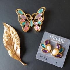 トリファリ TRIFARI ヴィンテージ ブローチ＆イヤリング セット trifari トリファリイヤリング ブローチ3点セット - メルカリ