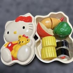 ハローキティ ままごとトントン ようちえんのおべんとう セット - メルカリ