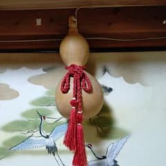 ひょうたん装飾品 赤い房紐蓋付きのサムネイル