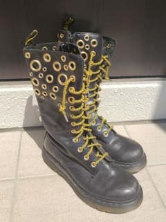 Dr.Martens Johari本革厚底12ホール希少ブーツ超メルカリ市セールのサムネイル
