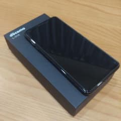 大画面スマホ LG V30+ L-01K 128G simロック解除済みのサムネイル