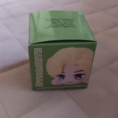 TinyTAN 寝そべり モアプラスプチフィギュア V テテのサムネイル