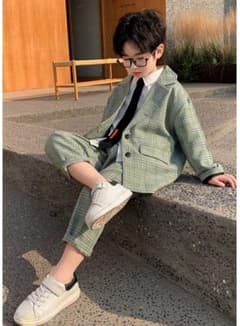 緑のチェック柄スーツ サイズ120のサムネイル