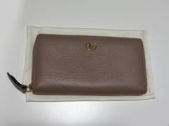 GUCCI(グッチ)長財布 ベージュ系 ワンポイントロゴのサムネイル
