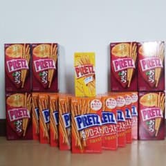 お菓子PRETZプリッツ香りロースト9個　おさつ6個　おまけ付きのサムネイル