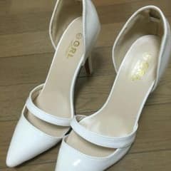 新品！底が赤色ヒールのサムネイル