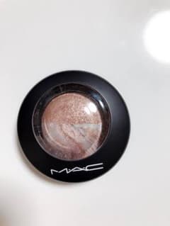 MAC アイシャドウのサムネイル