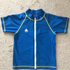 ラッシュガードのサムネイル