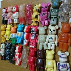 ベアブリックまとめ売りのサムネイル
