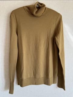 UNIQLOタートルネックセーターのサムネイル