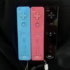 Wiiリモコン 3本セット 水色 ピンク 黒のサムネイル