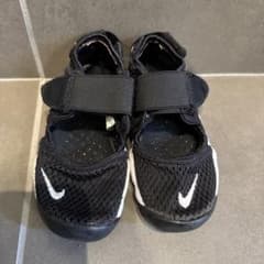 Nike ブラック サンダル　リフト17㌢のサムネイル