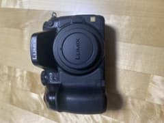 Panasonic パナソニック GH3  グリップ　バッテリー３個　充電器2個のサムネイル