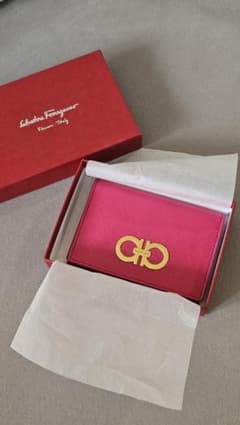 「未使用」Salvatore Ferragamo カードケースのサムネイル