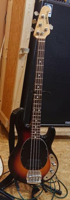 musicman stingray EXのサムネイル