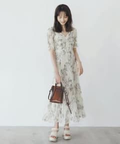 COCODEALボタニカルフラワーシアーワンピースのサムネイル