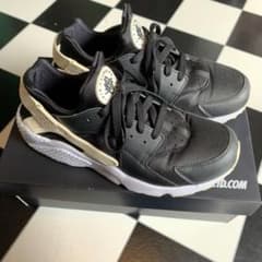 NIKE ID［Air Huarache］のサムネイル