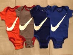 ナイキ ロンパース 60-70 4枚セットのサムネイル