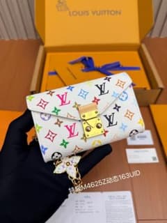 Louis Vuitton マルチカラー 三つ折り財布 - メルカリ