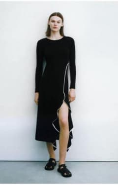 美品　ザラ　ワンピース　フリル　黒のサムネイル