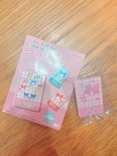 TWICEサンリオアクリルクリップ　モモのサムネイル
