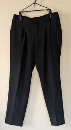 黒 スラックス テーパード