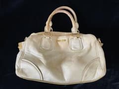 miu miu バッグ　ゴールドのサムネイル