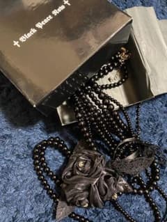 Black Peace Now ブラック4連ネックレス　薔薇モチーフのサムネイル