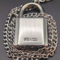美品 PRADA シルバー南京錠 ネックレス 本革キーホルダー付 プラダ 065 美品 PRADA シルバー南京錠 ネックレス 本革キーホルダー付 プラダ 065