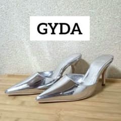 ☆新品未使用☆ GYDAシルバー ポインテッドトゥミュールサンダルM23.5cmのサムネイル