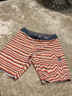Volcom ストライプ水着 サイズ30のサムネイル
