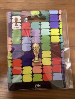 FIFA World Cup 2026 トロフィーピンバッジ 公式のサムネイル