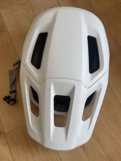 MTB用ホワイトヘルメットのサムネイル
