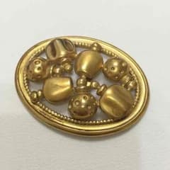 ディオールのブローチのサムネイル