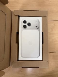 即日発送‼️iPhone17 Pro Max シルバー　新品•未開封のサムネイル