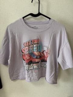Hollister クロップド丈 Tシャツのサムネイル