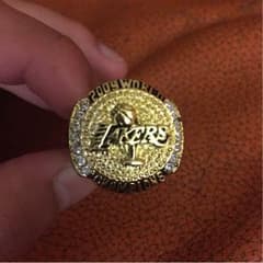 バスケ nba レイカーズ チャンピオンリング 超激レア！のサムネイル