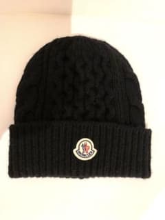 MONCLER ニット帽　キャップ　ビーニー　黒　BLACK ロゴのサムネイル