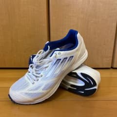 adidas ランニングシューズのサムネイル