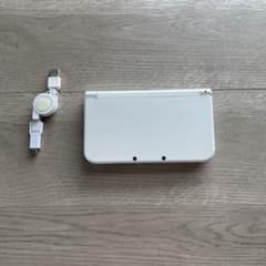 Newニンテンドー3DS LL パールホワイト　充電器、おまけつきのサムネイル
