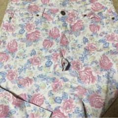花柄ズボンのサムネイル