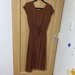 フレンチ袖　ワンピースのサムネイル
