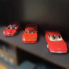 ブラーゴ1/18 フェラーリ テスタロッサ F40 F50 3台セット ブラーゴ1/18 フェラーリ テスタロッサ F40 F50 3台セット - メルカリ