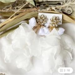 ブライダルピアス　大ぶり　ホワイトのサムネイル